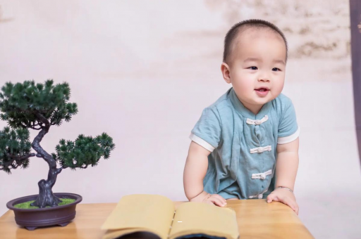 代怀包生男孩医院宝宝严重便秘